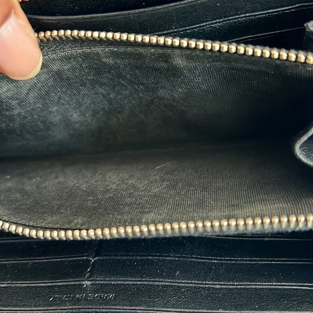 Saint Laurent EUC zippered wallet. - Picture 8 of 8